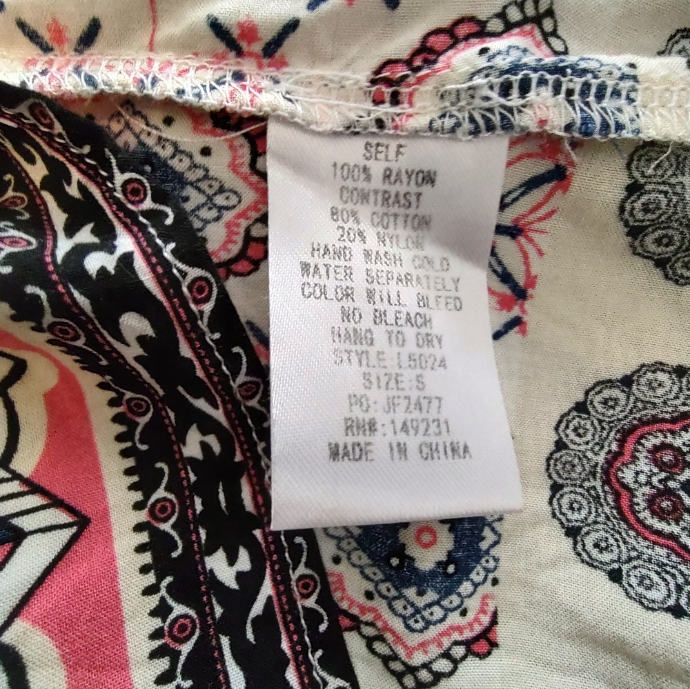Boho style short dress. Size Small. - Picture 7 of 9